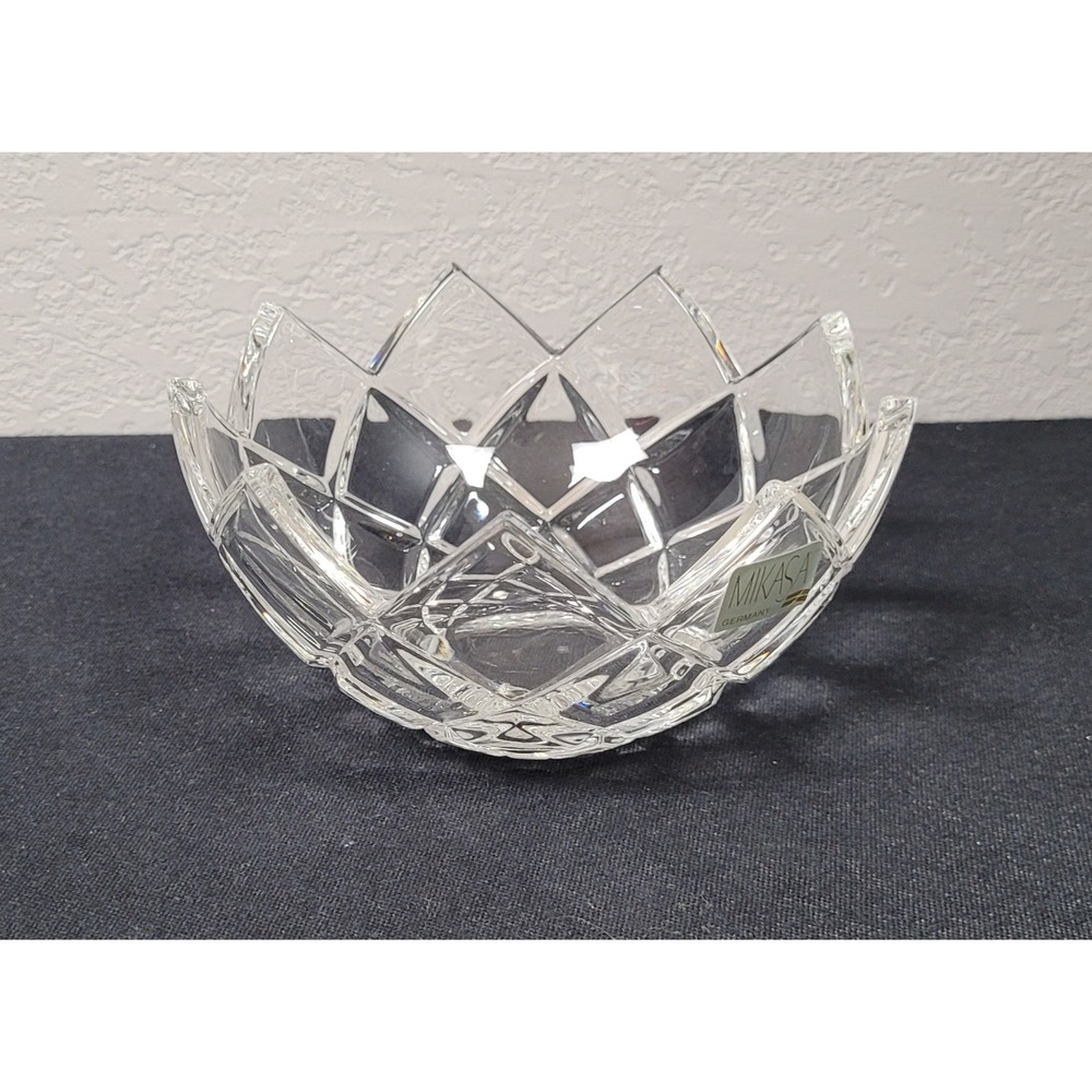 Vintage Mikasa "Crescendo" Lead Crystal 6" Bowl Lotus Lily Flower Shape Germany